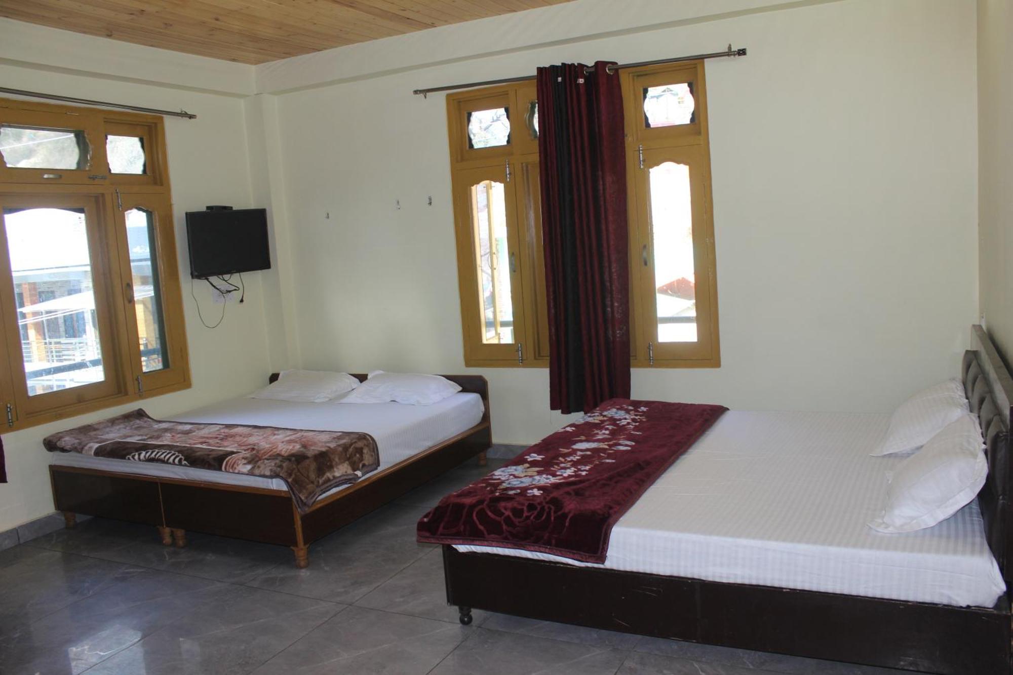 Moonlight Guest House Kasol Bagian luar foto