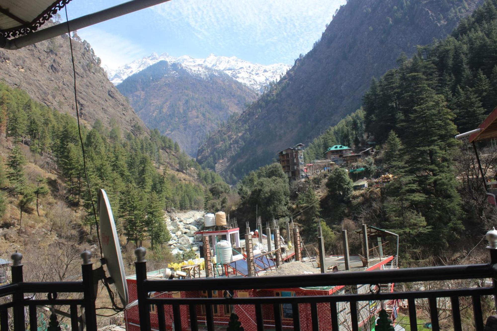Moonlight Guest House Kasol Bagian luar foto