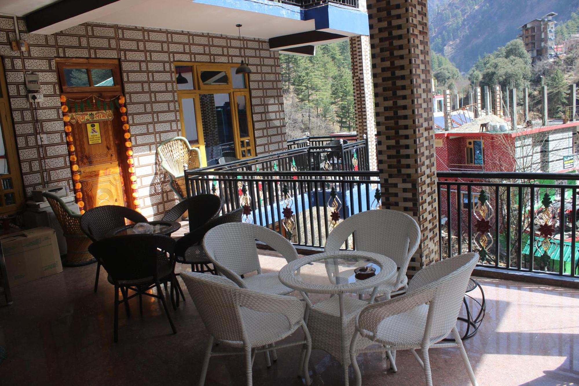 Moonlight Guest House Kasol Bagian luar foto