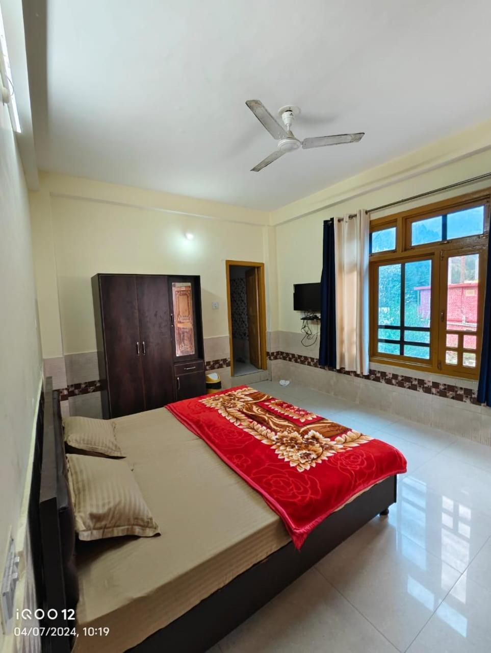 Moonlight Guest House Kasol Bagian luar foto